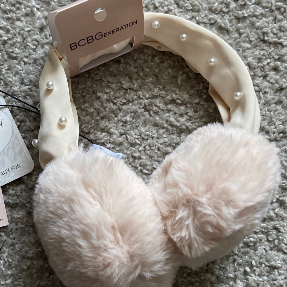 BCB Generation Ivory Plush Warm Winter Fluffy Faux Fur Ear Muffs New with Tags